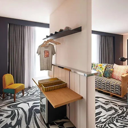Hotell Mama Shelter