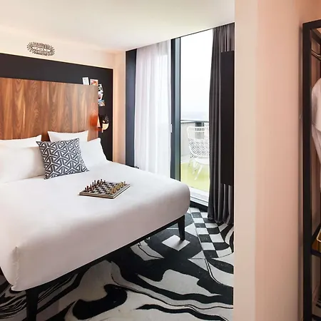 Hotel Mama Shelter 4*