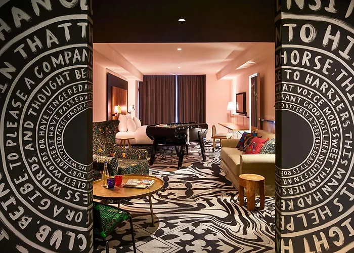 Hotel Mama Shelter 4*