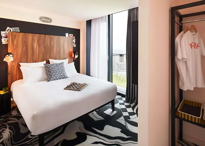 Hotell Mama Shelter 4*