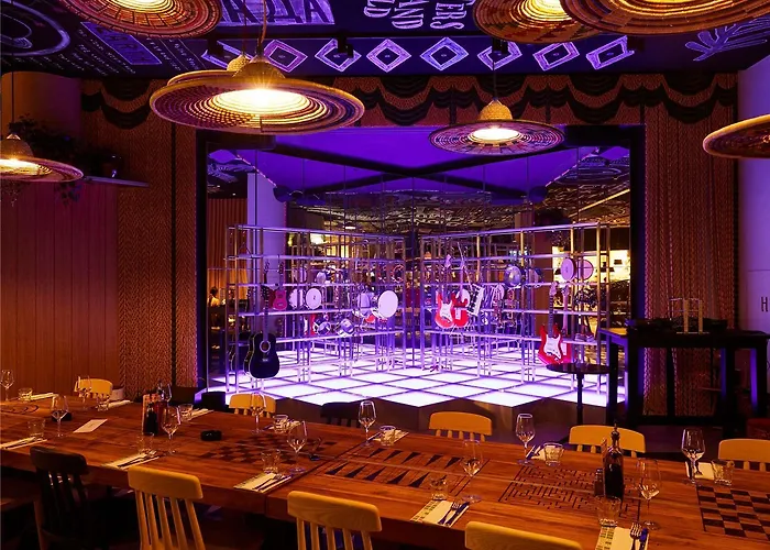 Hotel Mama Shelter 4*